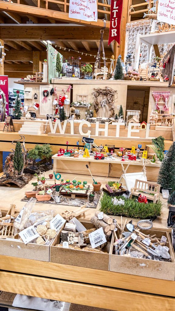 Deko- und Bastelabteilung 